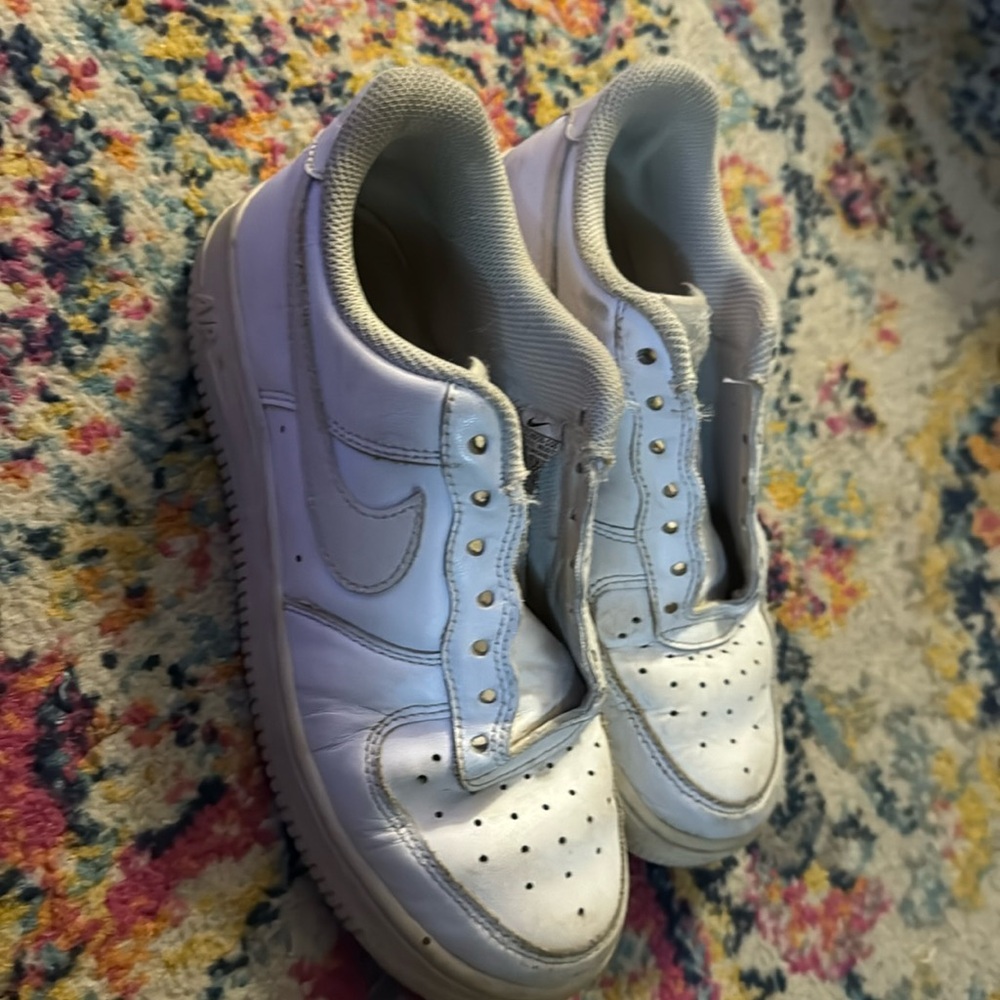 Nikes no laces
